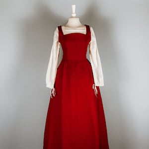 Renaissance Dress, Exquisite Cherry Red Kirtle with Side Lacing for Themed Events, Captivating Gift for History Lovers