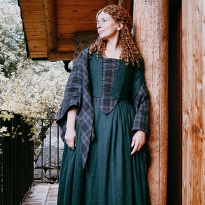 Dark Green Linen & Granite Grey Tartan Outlander Costume, Authentic 18th Century Claire Fraser Dress, Cosplay Event Wear, Fan Gift Idea
