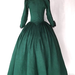 18th-century Dress in Dark Green Linen, Lace-adorned Bodice, Authentic ...