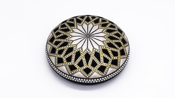 Mandala Stones Rocks Dot Painting Art Free Shipping - Hand Painted Rock - Paperweight  -  Mandala stone - Meditation Stones