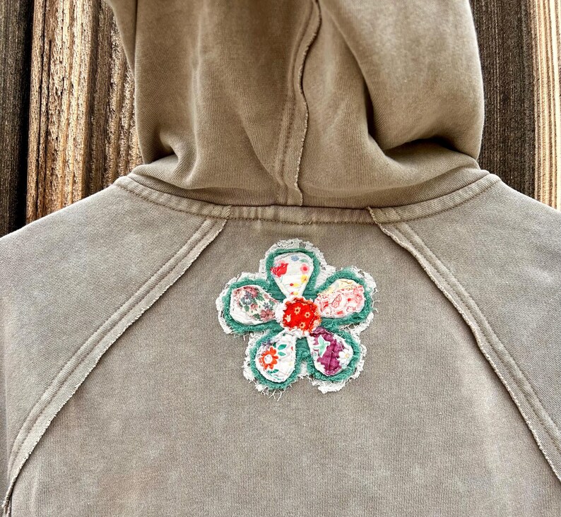 Vintage Quilt Boot Patch Sweatshirt - Olive Green