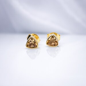 Triangular plug "JOY" with citrine