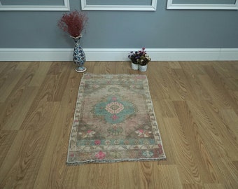 Felpudo vintage de lana turca, alfombra Oushak rosa tejida a mano (50 x 80 cm)
