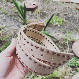 NATURAL Buckstitch Roughout leather belt