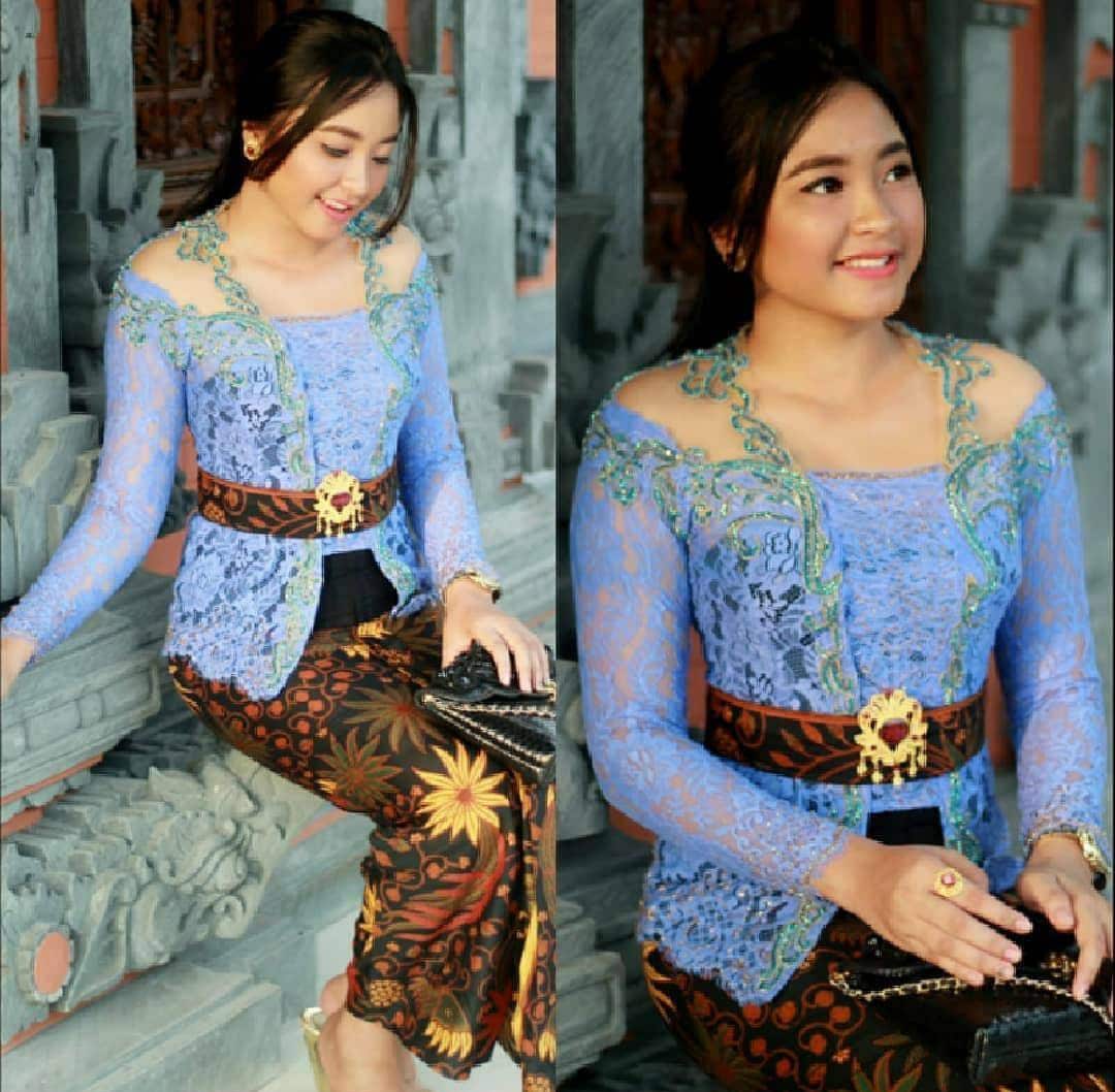 インドネシアの伝統衣装ケバヤ・バリ・デワタスター - Etsy 日本