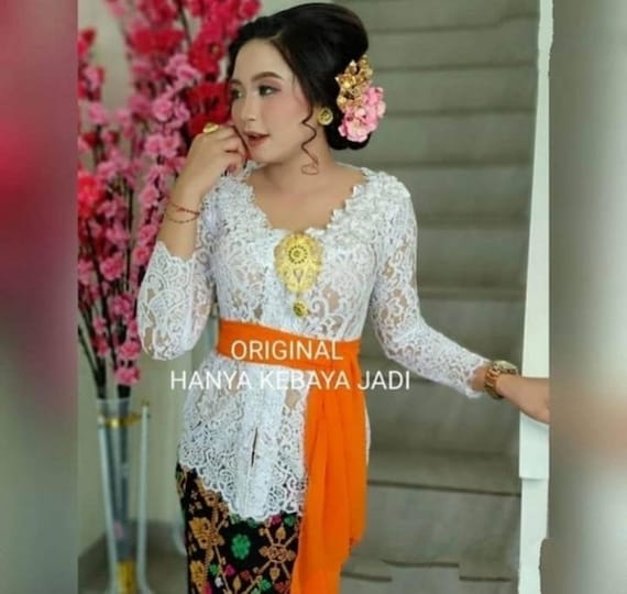 インドネシアの伝統的なドレス クバヤ バリ A001 デワタスター - Etsy 日本