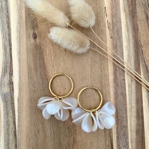 LIVIA earrings, stainless steel hoops with acrylic flower petals, in beige tones