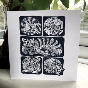 Chats dans des boîtes - Carte de voeux originale en linogravure