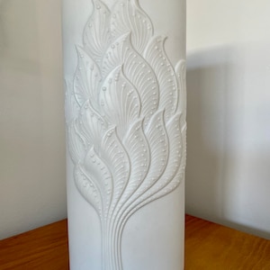 1970s Kaiser West Germany White Biscuit Vase Op Art Flower Dot Design Oval