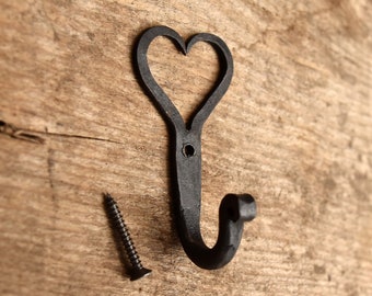 A small wrought iron Shaker heart hook folk art wall hanger hook GHH1