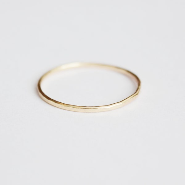 Thin Plain Hammered Ring Gold