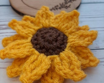 Sunflower badge, Crochet Sunflower applique, Summer crochet, Crochet brooch, Crochet flower, badge, Scrap book, Bag flower, Teacher gift