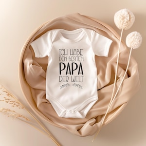 Unisex Babybody Kurzarm Bester Papa der Welt BIO-Baumwolle Weiss Strampler Babyparty Geschenk Babshower Schlupfkragen Weicher Einteiler