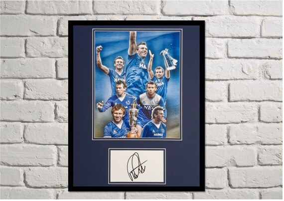 everton signed memorabilia
