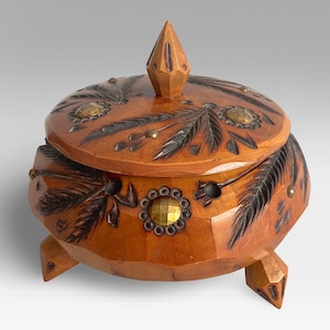 French Boho Mid Century Carved Turned Wooden &quot;Trinket Box&quot; - Relief Flowers & Leafs Decor - Bohemian Boudoir Decor - (7.25 inch / 18.5 cm)