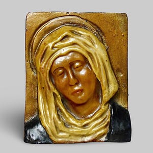 Antique Religious &quot;Virgin Mary&quot; Hand Painted Ceramic Free Standing Object - (6 inch / 15.5 cm)
