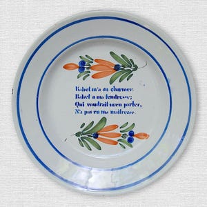 French Antique "Babet m'a su charmer" Decorative "Proverb" Earthenware Plate - Made in France - (8.25 inch / 21 cm)