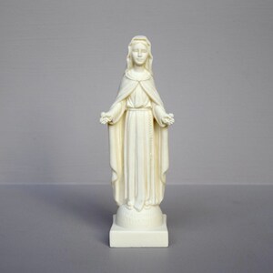 Italian Religious 'Madonna Delle Rose' Statue Ivorine Madonna Figurine by FARO Made in Italy 6 inch / 15.5 cm. image 2