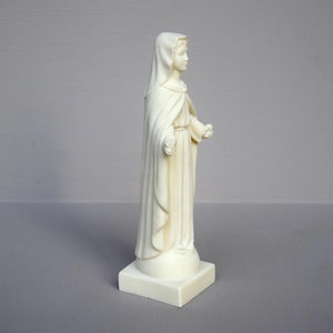 Italian Religious 'Madonna Delle Rose' Statue Ivorine Madonna Figurine by FARO Made in Italy 6 inch / 15.5 cm. image 4