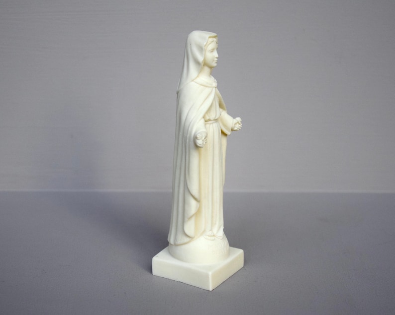 Italian Religious 'Madonna Delle Rose' Statue Ivorine Madonna Figurine by FARO Made in Italy 6 inch / 15.5 cm. image 4