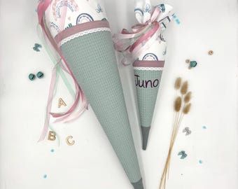 Schultüte mit Regenbogen in Dustymint – personalisierbar mit Namen – 70 cm oder 35 cm Geschwisterschultüte – handgenäht