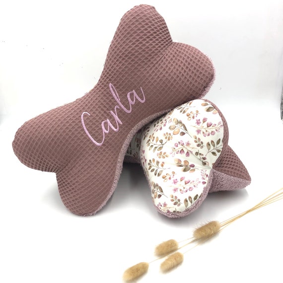 Leseknochen mit Namen aus Frottee, Waffelpique und Blumen Baumwollstoff