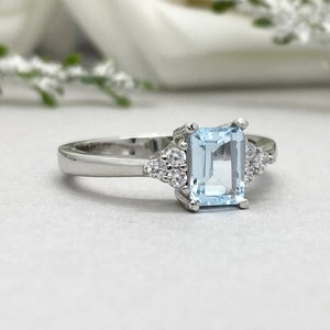 14K Solid White Gold Emerald Cut Aquamarine Ring 1.00Ct Natural Aquamarine Round Simulated Diamond Engagement Wedding Promise Ring