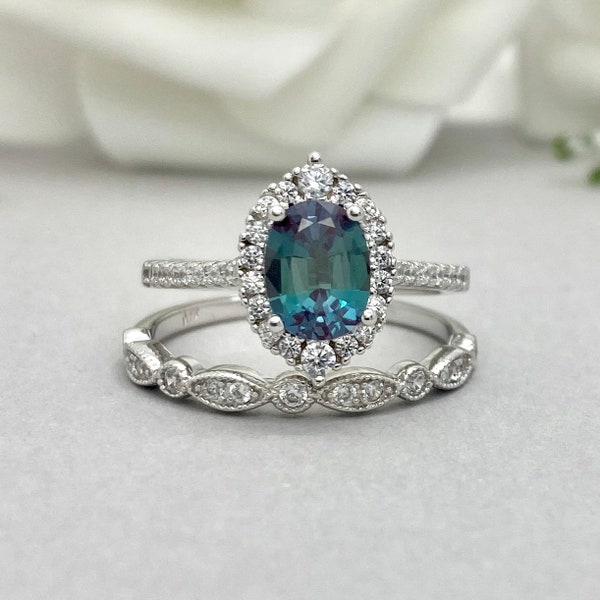 Art Deco Oval Alexandrite Wedding Ring Set Alexandrite 2PC Engagement Band Ring Set Simulated Diamond Sterling Silver Ring Set