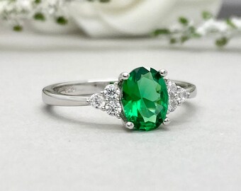 Oval Emerald Engagement Ring Lab Emerald Ring Simulated Diamond Art Deco Ring Sterling Silver Promise Wedding Ring