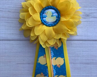 Minions MOMMY GRANDMA baby shower corsage pink blue or blue /& yellow boy or girl