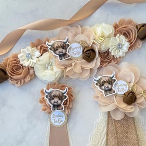 Highland Cow Baby Shower Sash , Highland Cow Maternity Sash ,Gender Neutral Baby Shower ,Pregnancy Sash Mom to be Sash Baby Shower Corsages