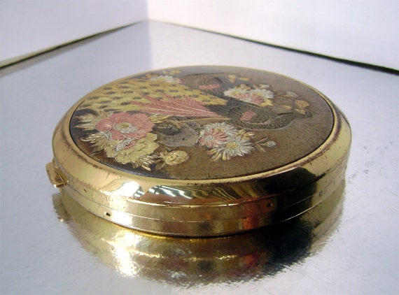 Vintage  EISHO Gold Tone Compact Enamel Peacocks … - image 3