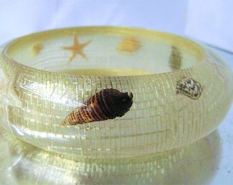 Vintage Clear Lucite Bracelet Sea Shell Starfish Super Wide Chunky Resin Bangle