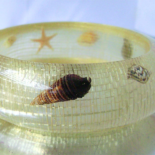 vintage Clear Lucite Bracelet Sea Shell Starfish Super Wide Chunky Resin Bangle