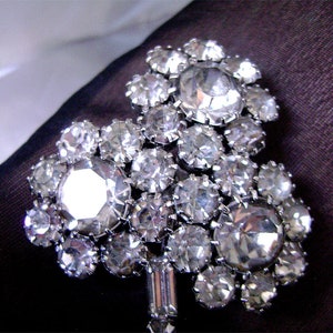 Vintage Juliana Brooch Three Flower Crystal Baguette Rhinestone Large D & E Pin image 2