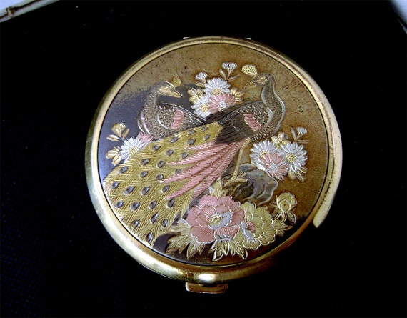 Vintage  EISHO Gold Tone Compact Enamel Peacocks … - image 2