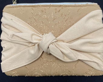 Bolso elegante con lazo