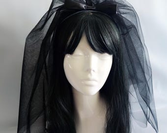 Black bow veil headband for Gothic Bride, Spooky bachelorette party