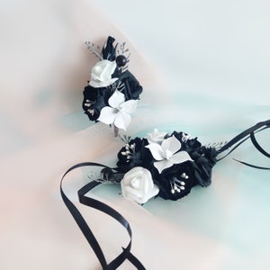 Black and white corsage and boutonniere Black prom corsage Wedding corsage Gothic flower corsage Flower wrist bracelet bw White and black
