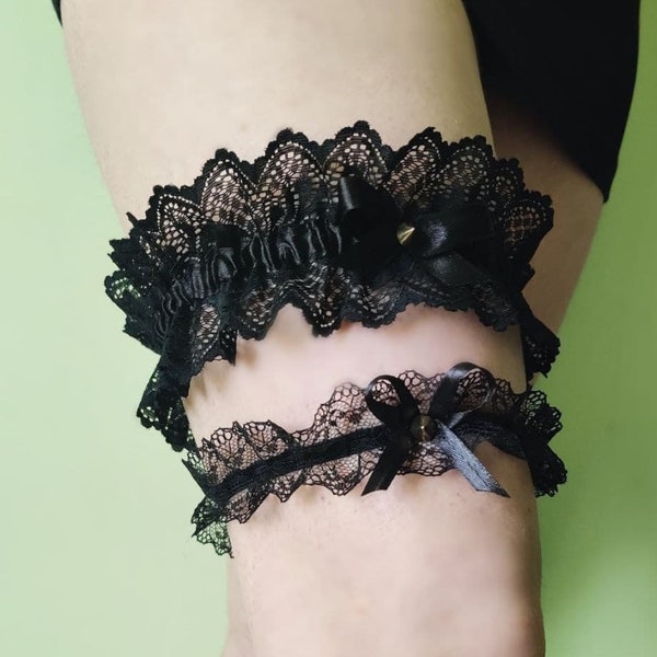 Black garter set gothic wedding garter plus size garters unique lace garter set halloween wedding goth garters for bride alternative bride