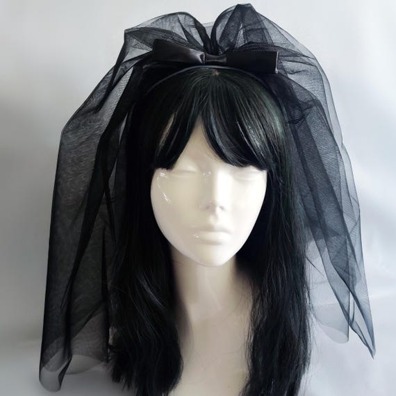 Black bow veil headband for Gothic Bride, Spooky bachelorette party