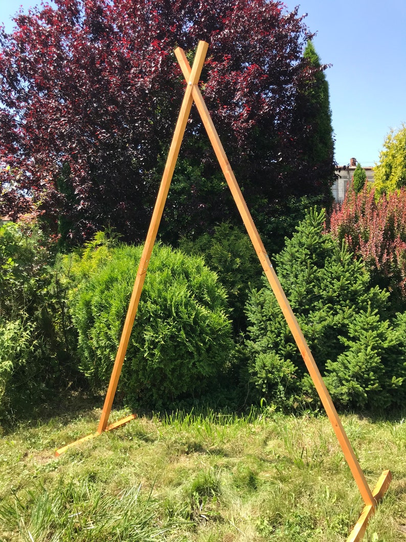 Wood Triangle Wedding Arch/ Outdoor decoration /Backdrop