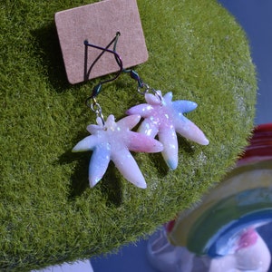 Handgemaakte polymeer klei oorbellen, doorschijnende regenboog & glitter, B-grades