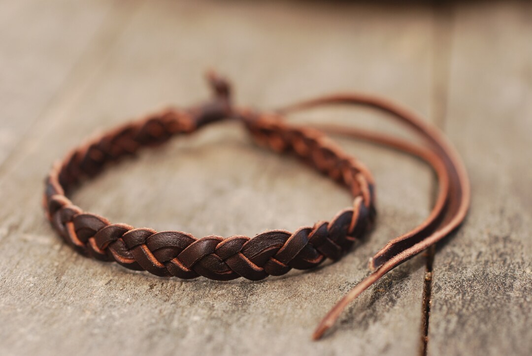 Tie Leather Bracelet, Hand Braided 1st Quality Calf Leather. Ajustable