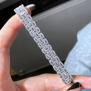 schönes breites und funkelndes Tenniskettenarmband aus weißen Diamanten (farblos) 16.77ct VS 750 Weißgold