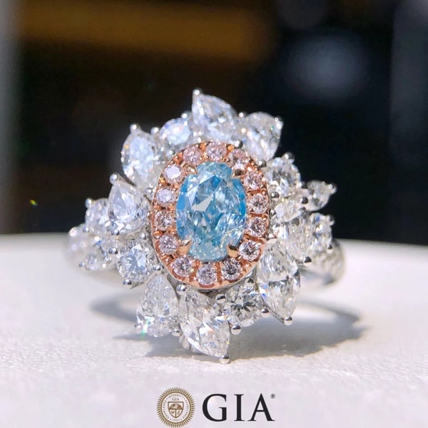 Bague de fiançailles en diamant Halo Bleu très clair oval 0,49 Ctw GIA style vintage