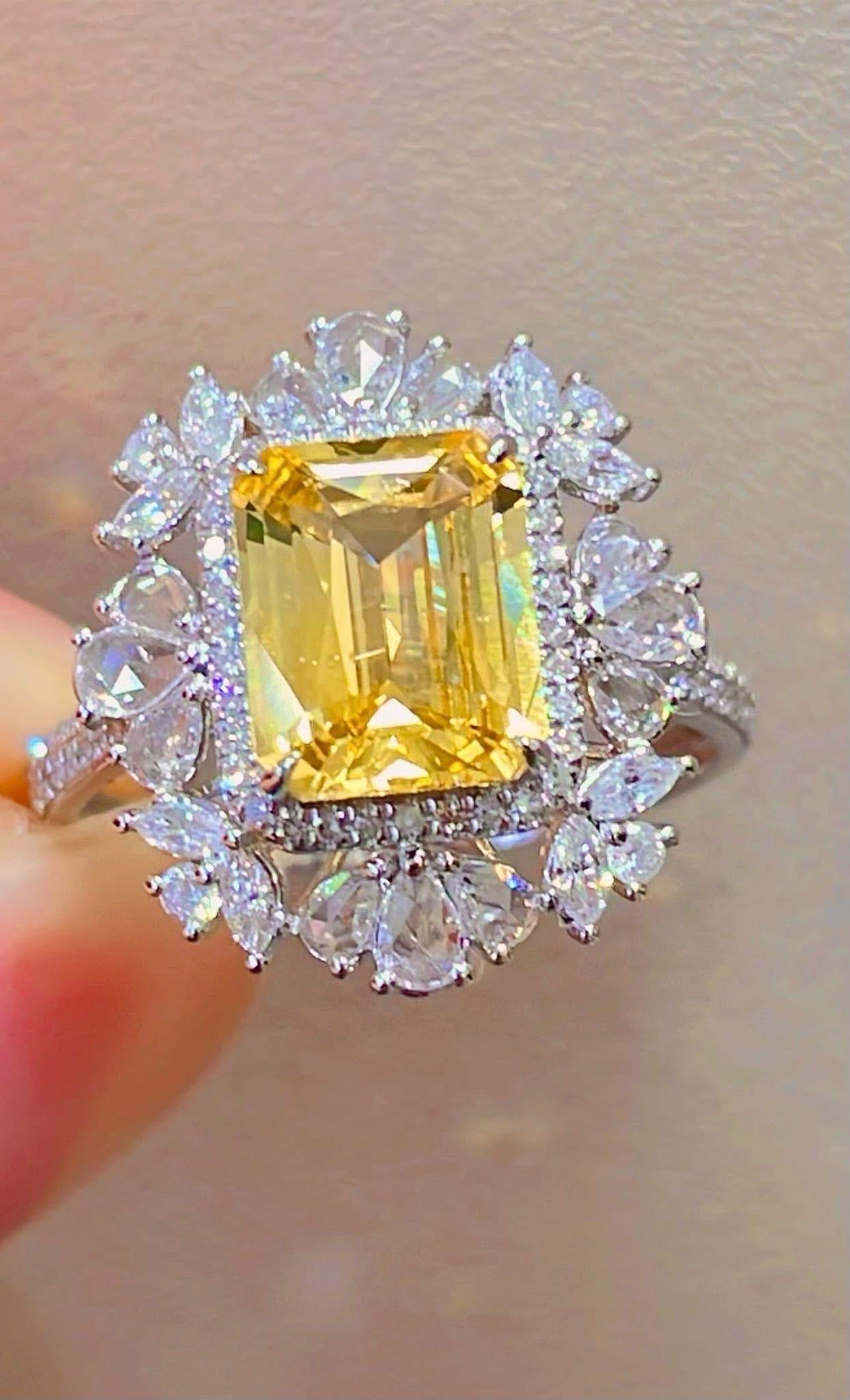 リング - イエローサファイアリング Yellow Sapphire Ring Vivid Yellow Sapphire Halo Ring 2.23ct Emerald Cut With Natural