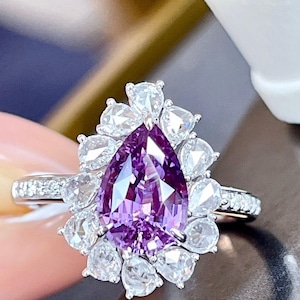 Modern Unheated 2.1ct Purple Sapphire and 18k Gold Diamond Ring, Pear Cut Sapphire Ring, Purple Sapphire Engagement Ring, women 2ct ring