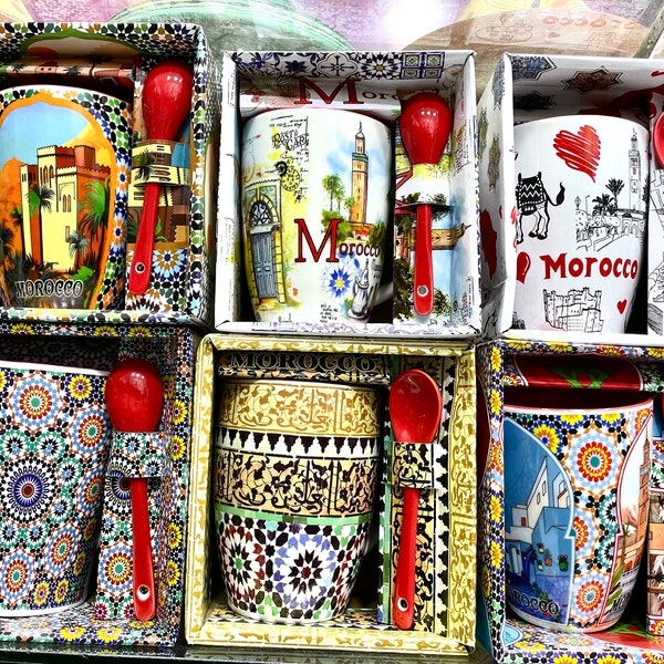 Tazas marroquíes con estampado de azulejos de colores vibrantes
