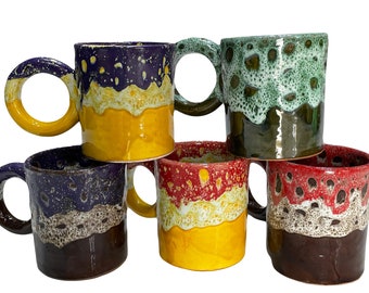 Tasses de poterie marocaines faites à la main